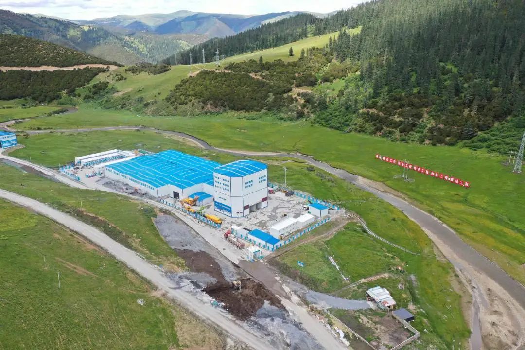 “站”立高原！徐工攪拌站助力川藏線建設！