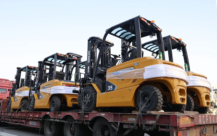 開(kāi)門(mén)紅！百余臺(tái)徐工新能源叉車(chē)赴廣東→