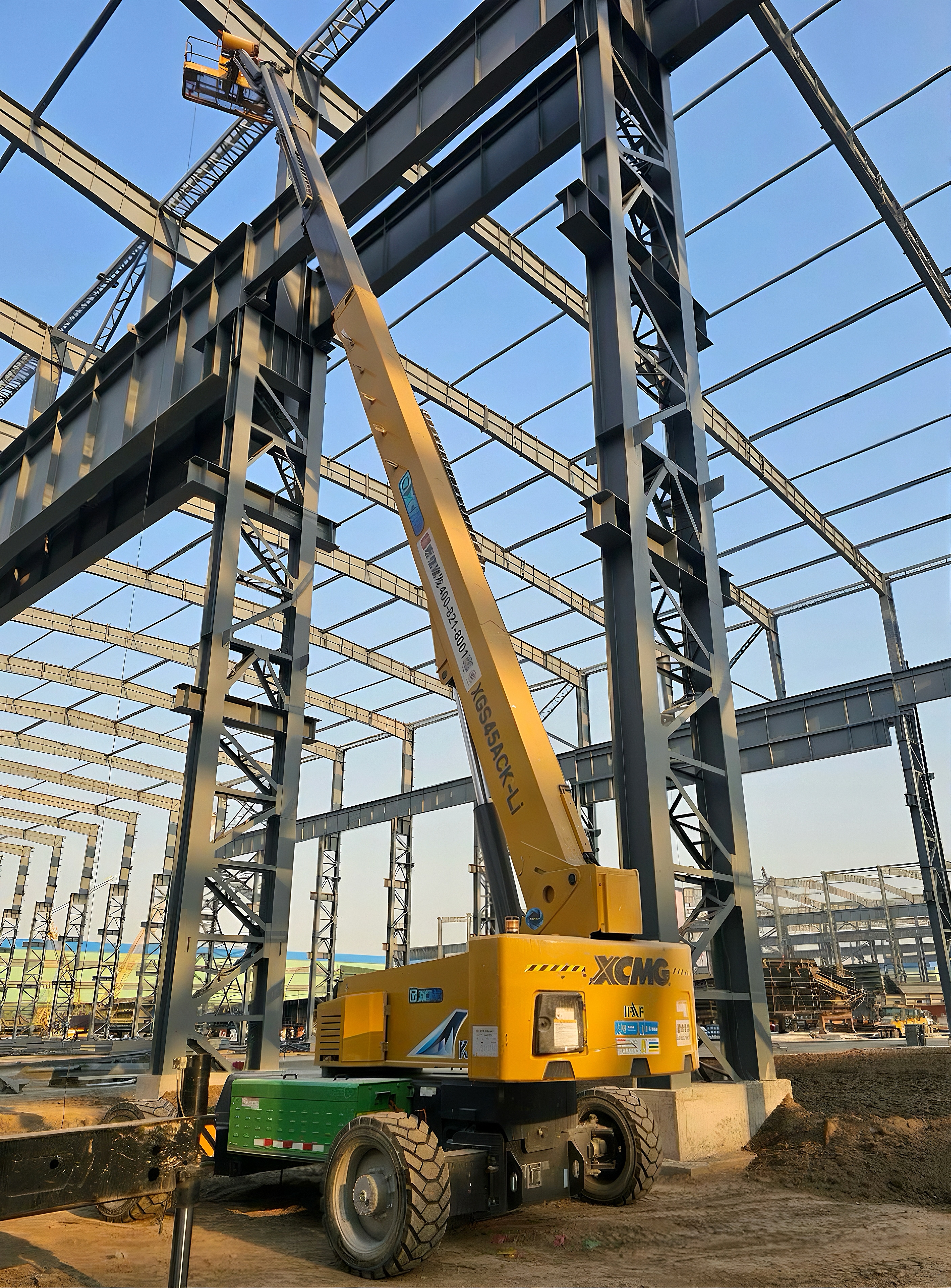 直沖云霄！徐工電動“擎天柱”助力江蘇新時代造船車間“智”造升級