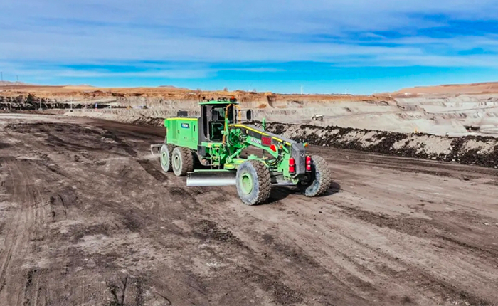 全國首臺！礦用大功率純電動平地機震撼登場！