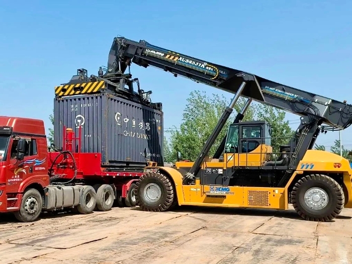 高效正面吊——散裝物料裝卸、輸送解決方案專(zhuān)家！