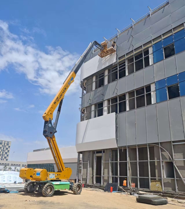 智穩(wěn)高效！徐工XGS22ACK-Li，蘭州機(jī)場(chǎng)上的綠色高效引擎