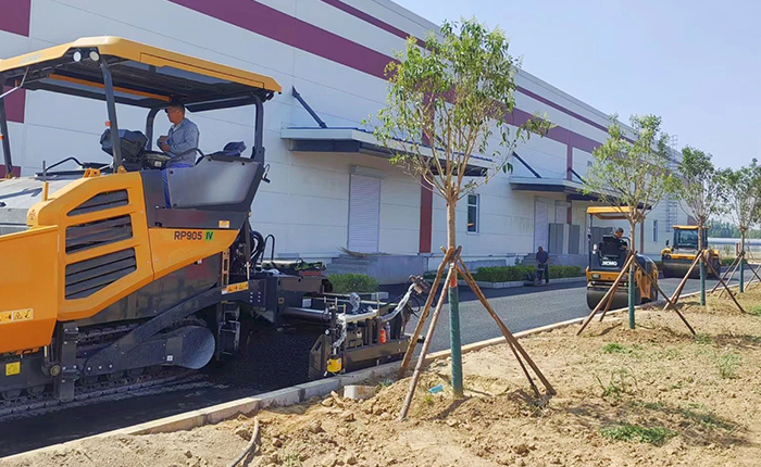 RP905：攤鋪機界的“六邊形戰士”