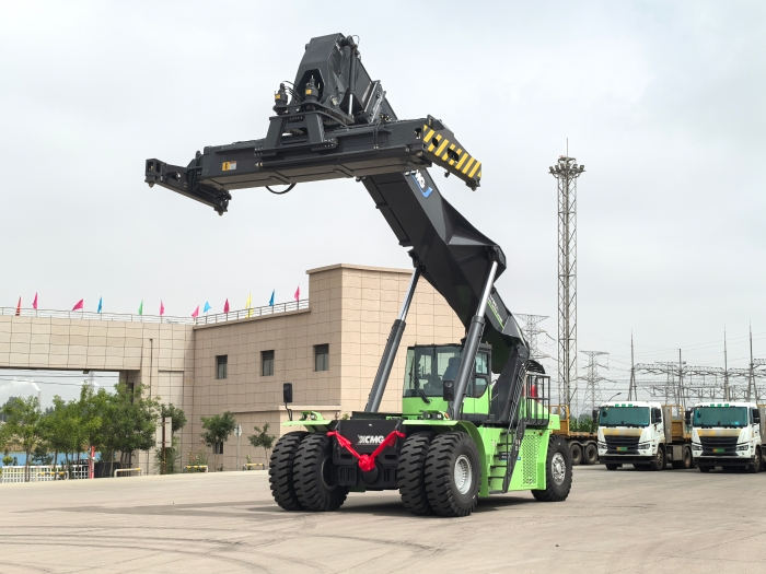 實(shí)力交付！徐工電動(dòng)正面吊助力綠色“一帶一路”