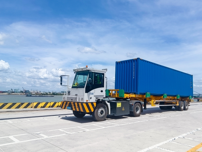 廣州港甄選！去看港口“特種兵”徐工純電牽引車(chē)