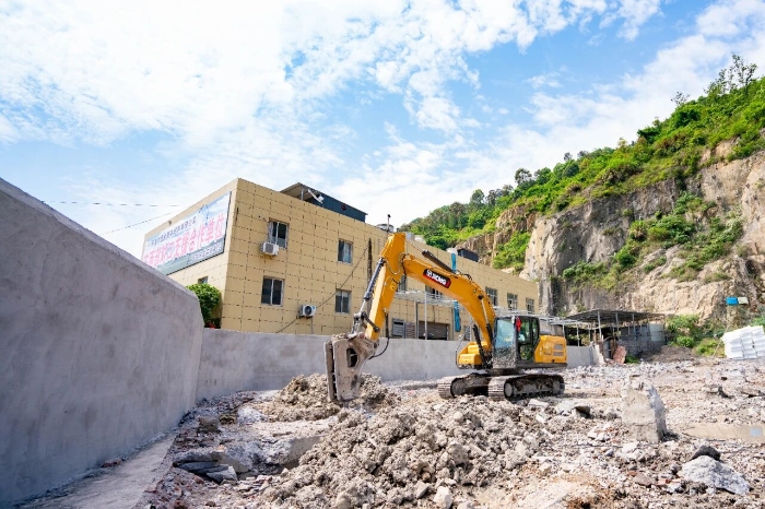 從修理工轉型當老板，徐工XE200GA“閉眼入”！