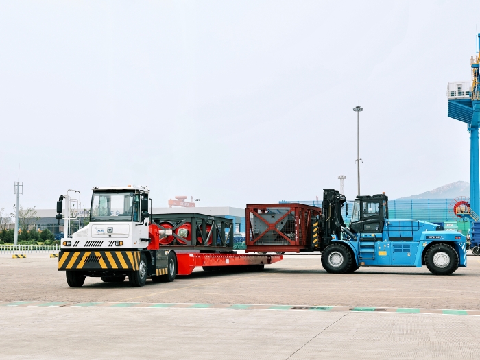 千里之外“秀操作”！徐工遠控港機集群carry全場